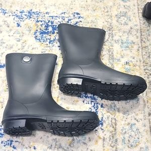 Ugg Sienna Matte Black Waterproof Rubber Womans Rainboots Size 9
